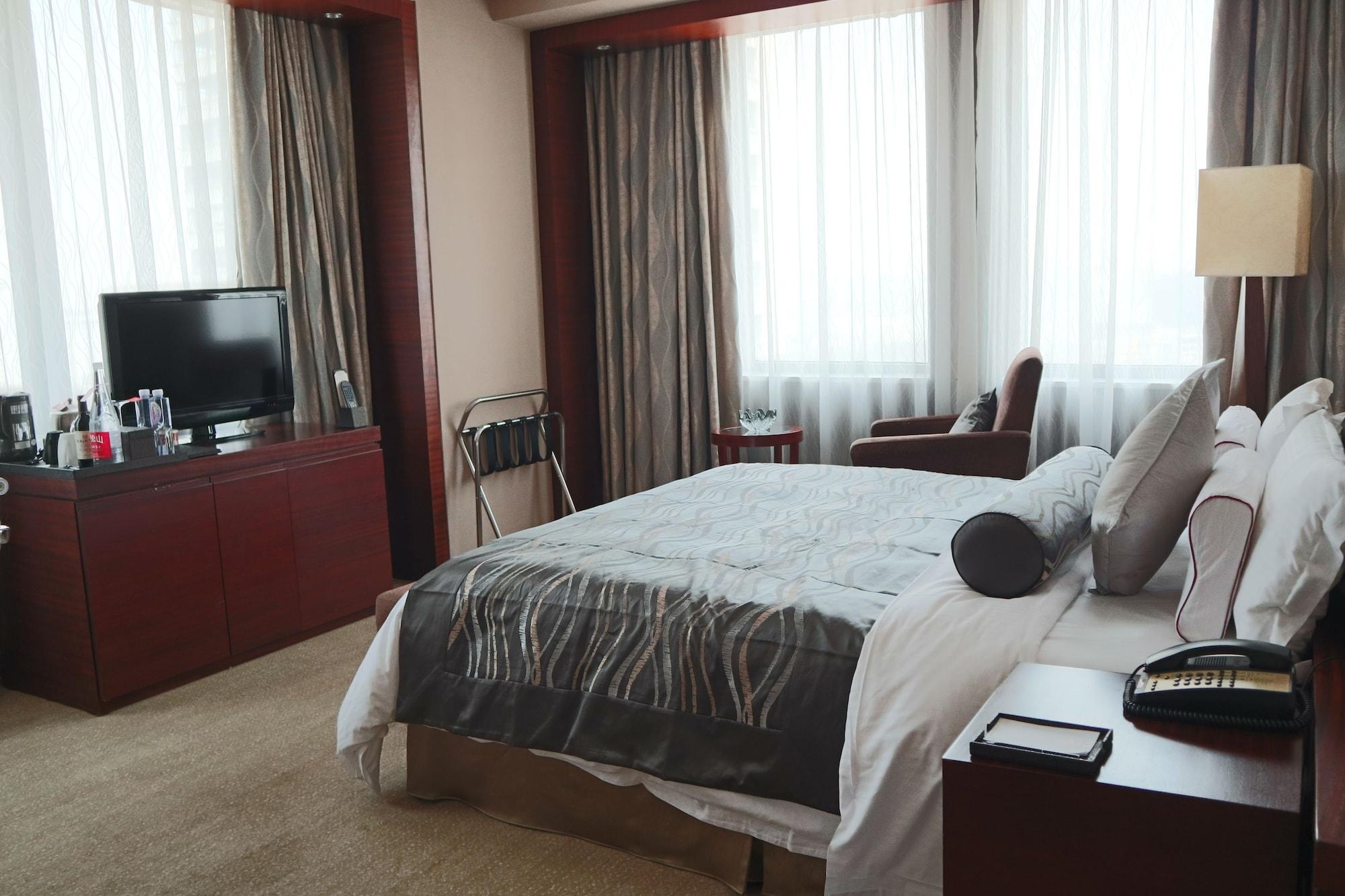 Ramada Plaza By Wyndham Shanghai Caohejing Hotel Esterno foto