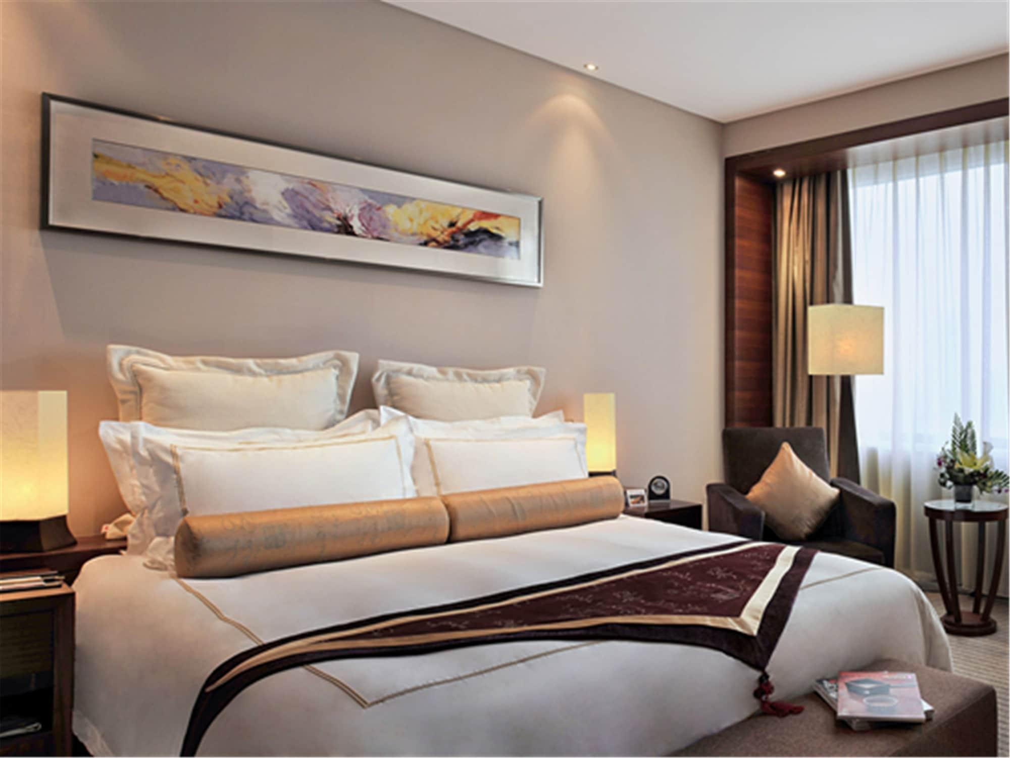 Ramada Plaza By Wyndham Shanghai Caohejing Hotel Esterno foto