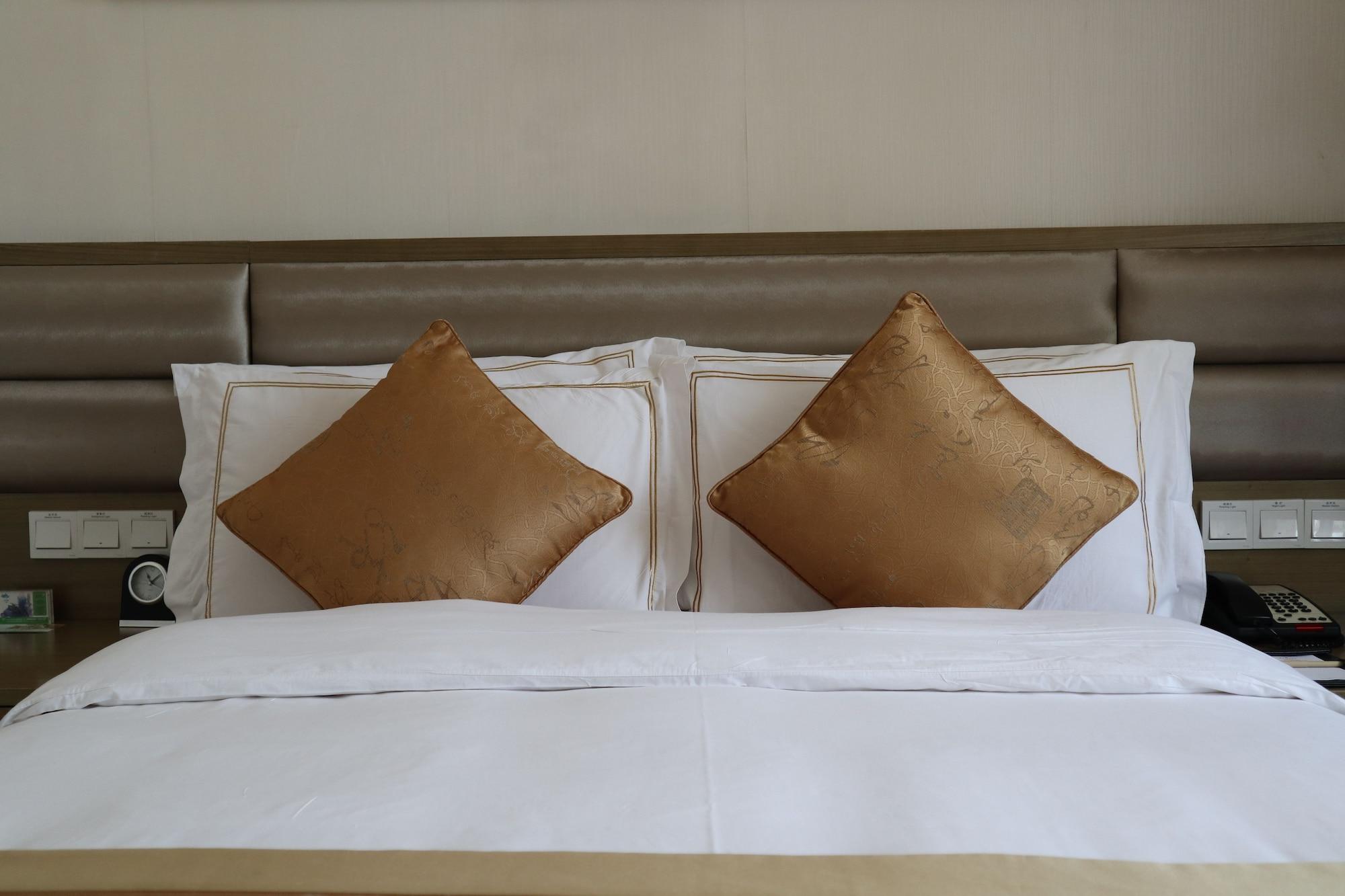 Ramada Plaza By Wyndham Shanghai Caohejing Hotel Esterno foto