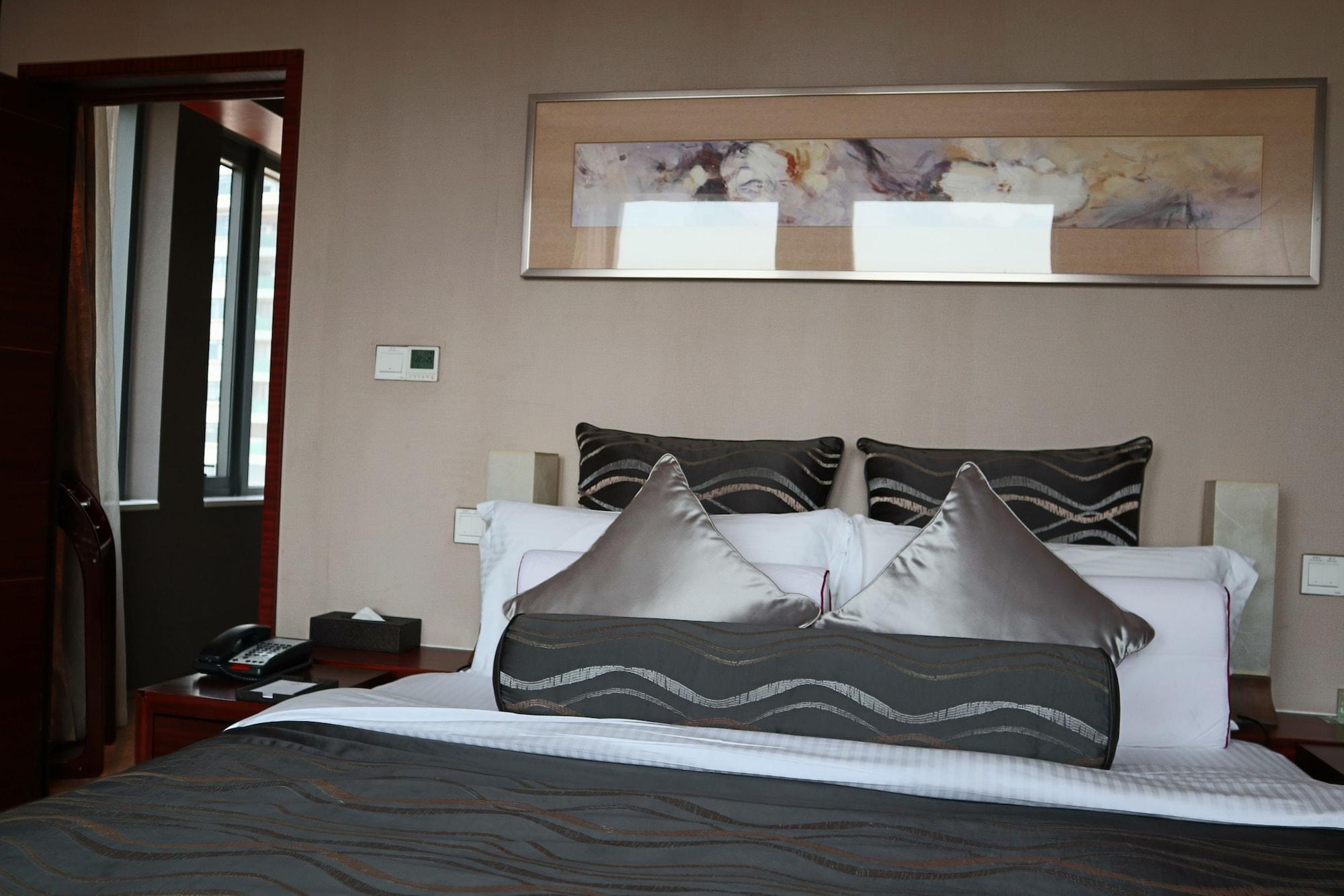 Ramada Plaza By Wyndham Shanghai Caohejing Hotel Esterno foto
