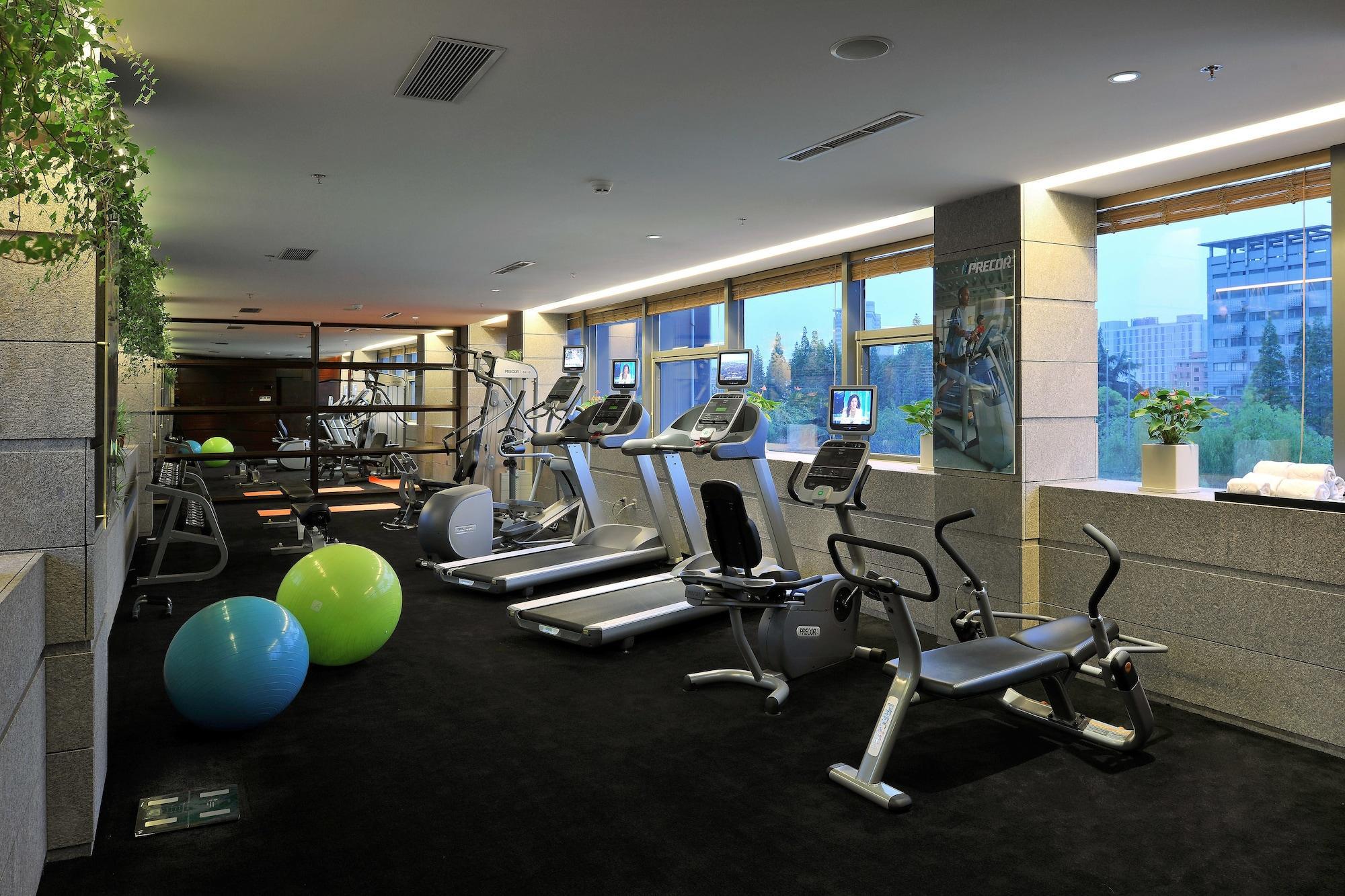 Ramada Plaza By Wyndham Shanghai Caohejing Hotel Esterno foto