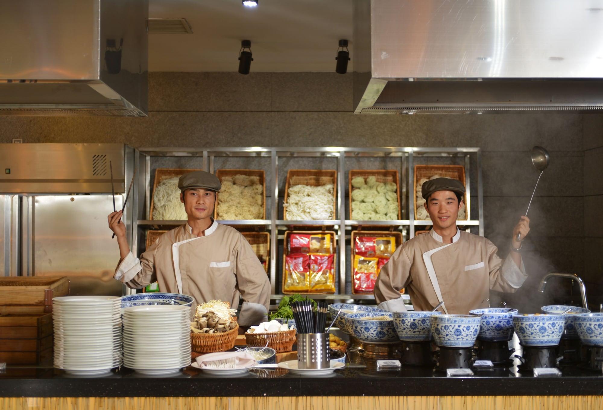 Ramada Plaza By Wyndham Shanghai Caohejing Hotel Esterno foto