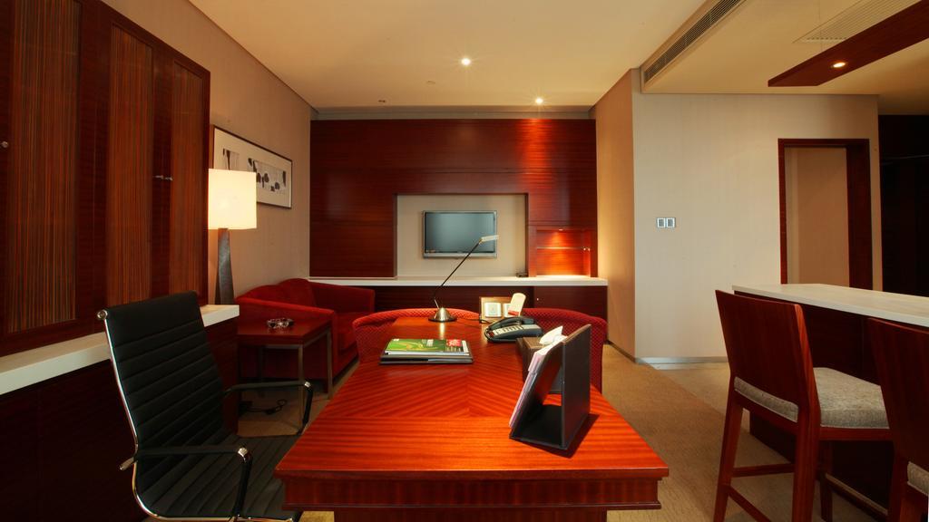 Ramada Plaza By Wyndham Shanghai Caohejing Hotel Esterno foto