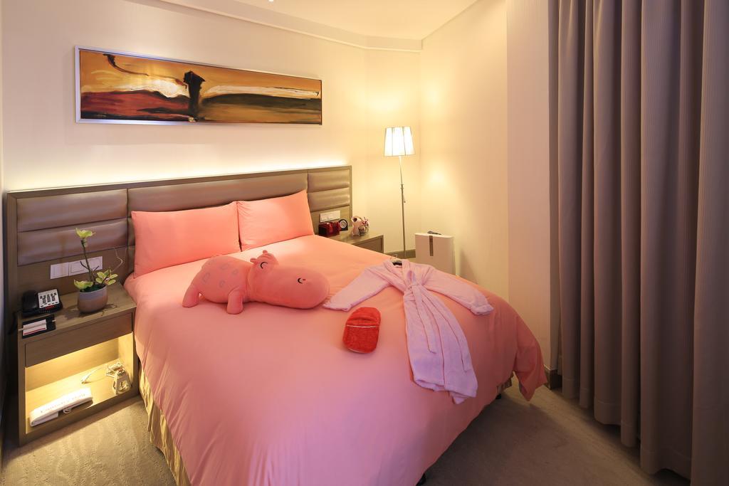 Ramada Plaza By Wyndham Shanghai Caohejing Hotel Esterno foto