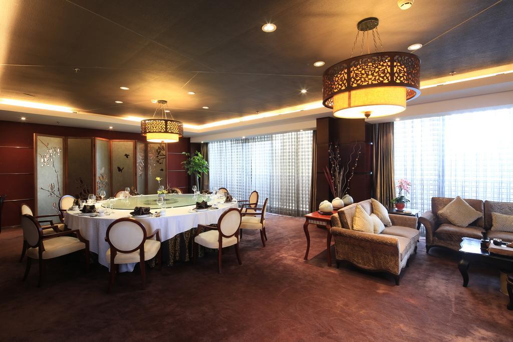Ramada Plaza By Wyndham Shanghai Caohejing Hotel Esterno foto