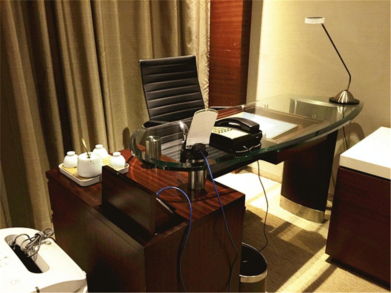 Ramada Plaza By Wyndham Shanghai Caohejing Hotel Esterno foto