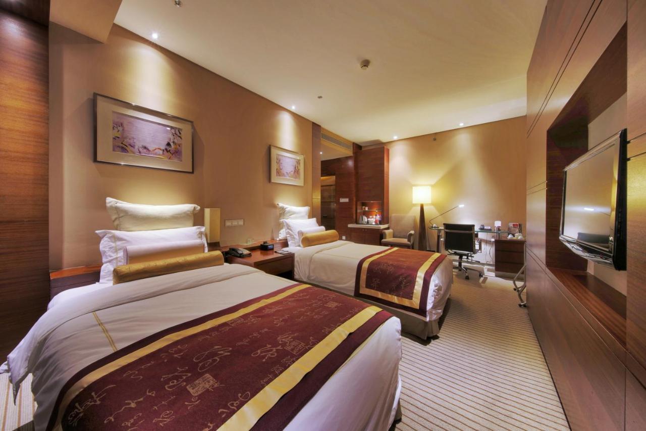 Ramada Plaza By Wyndham Shanghai Caohejing Hotel Esterno foto