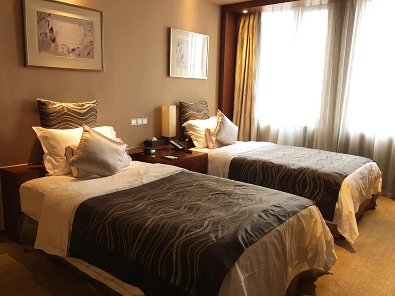 Ramada Plaza By Wyndham Shanghai Caohejing Hotel Esterno foto