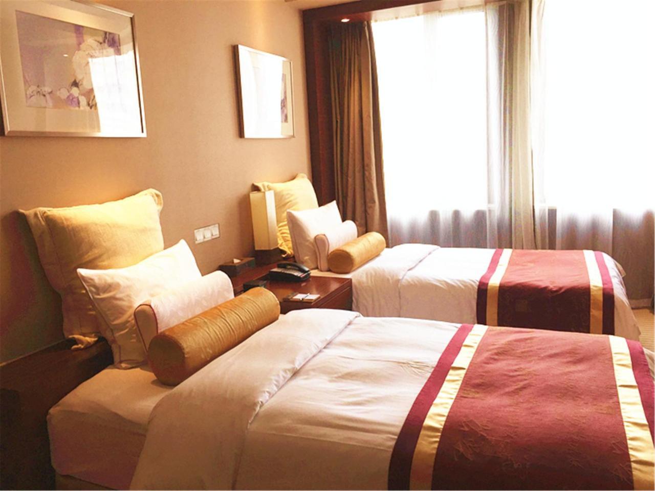 Ramada Plaza By Wyndham Shanghai Caohejing Hotel Esterno foto