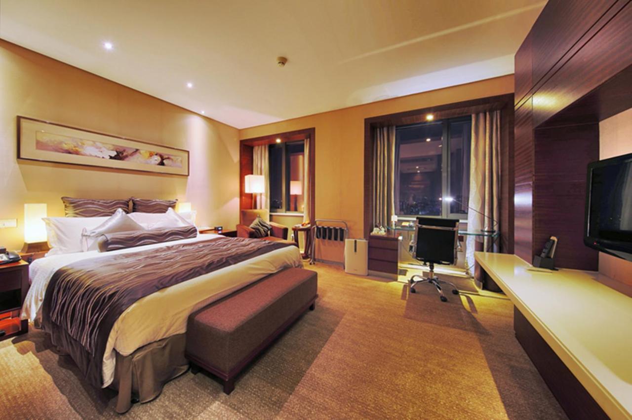 Ramada Plaza By Wyndham Shanghai Caohejing Hotel Esterno foto